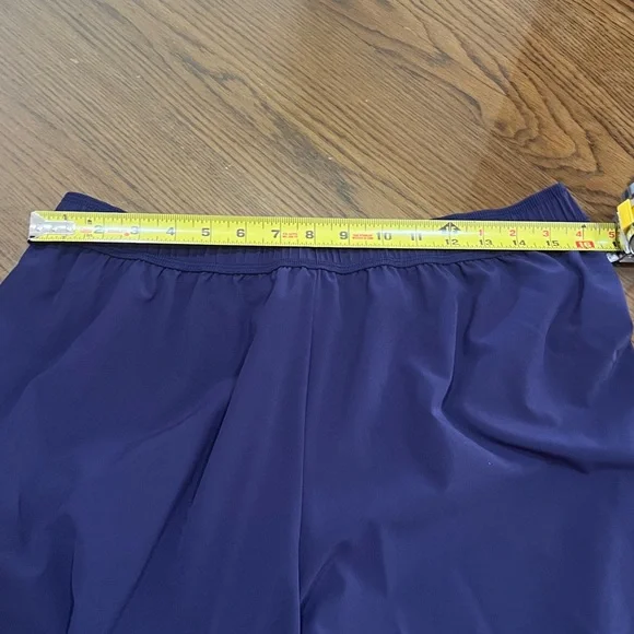 Chico's Zenergy Navy Capri/walking shorts - Picture 3 of 5